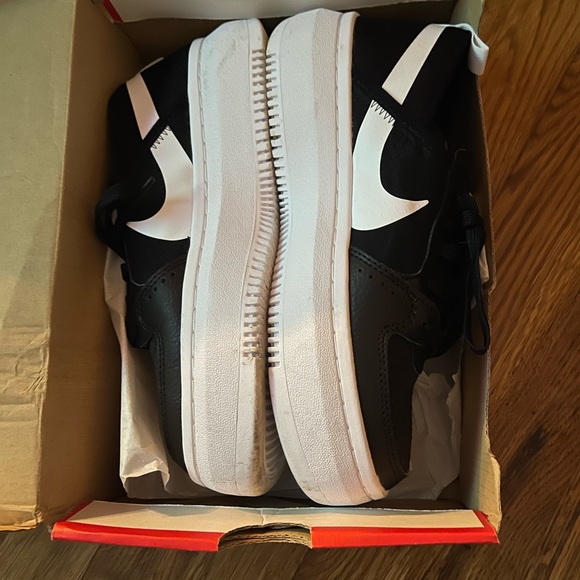 Nike Women’s court vision Alta sneakers - Picture 2 of 5